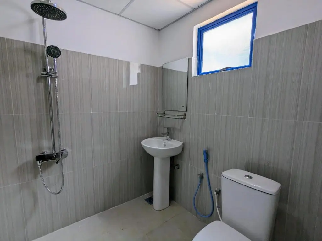 Clean modern bathroom at Prince Cottage